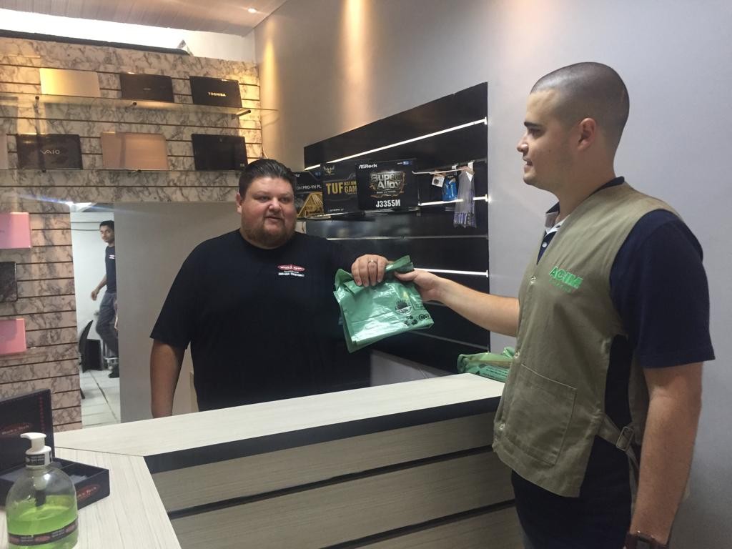 Campanha chega à Avenida Cerro Azul