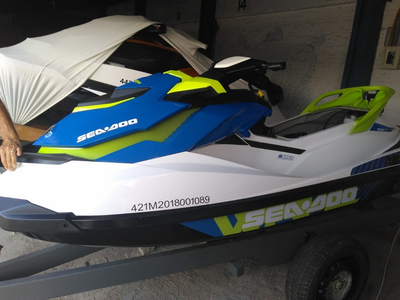 Jet ski furtado em loja de Maringá é apreendido em SC