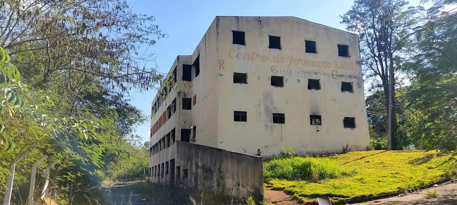 Antigo centro de formação está abandonado pela prefeitura de Maringá