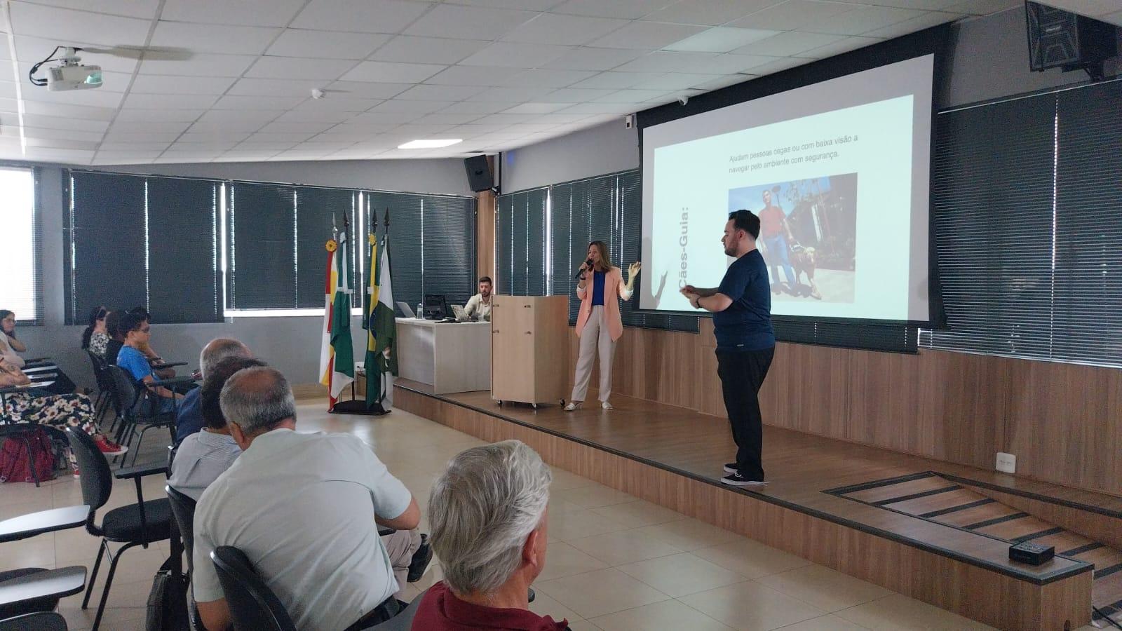 Maringá é sede do 1º Congresso Brasileiro de Cães de Assistência