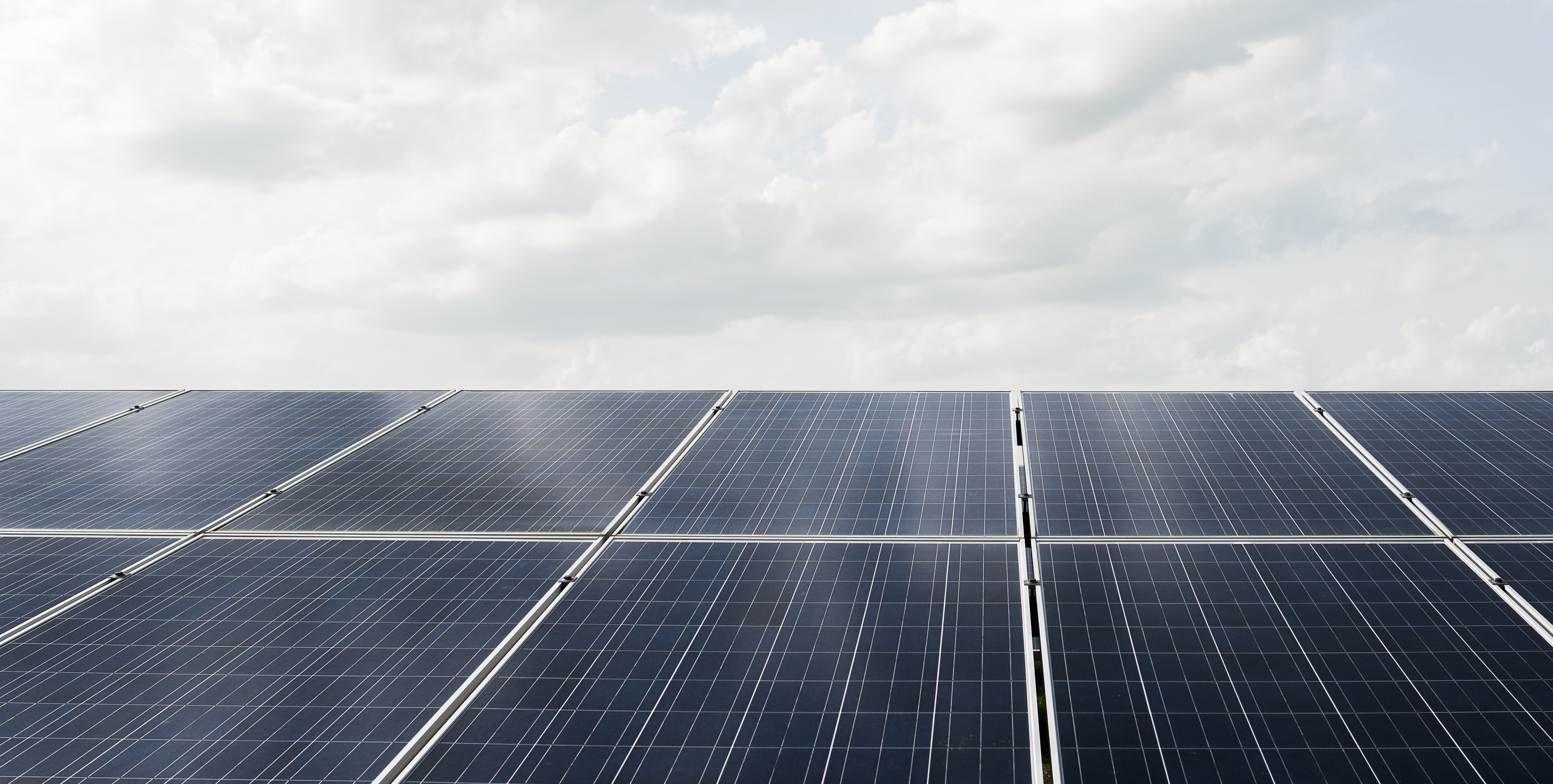 Aeroporto de Maringá terá usina fotovoltaica