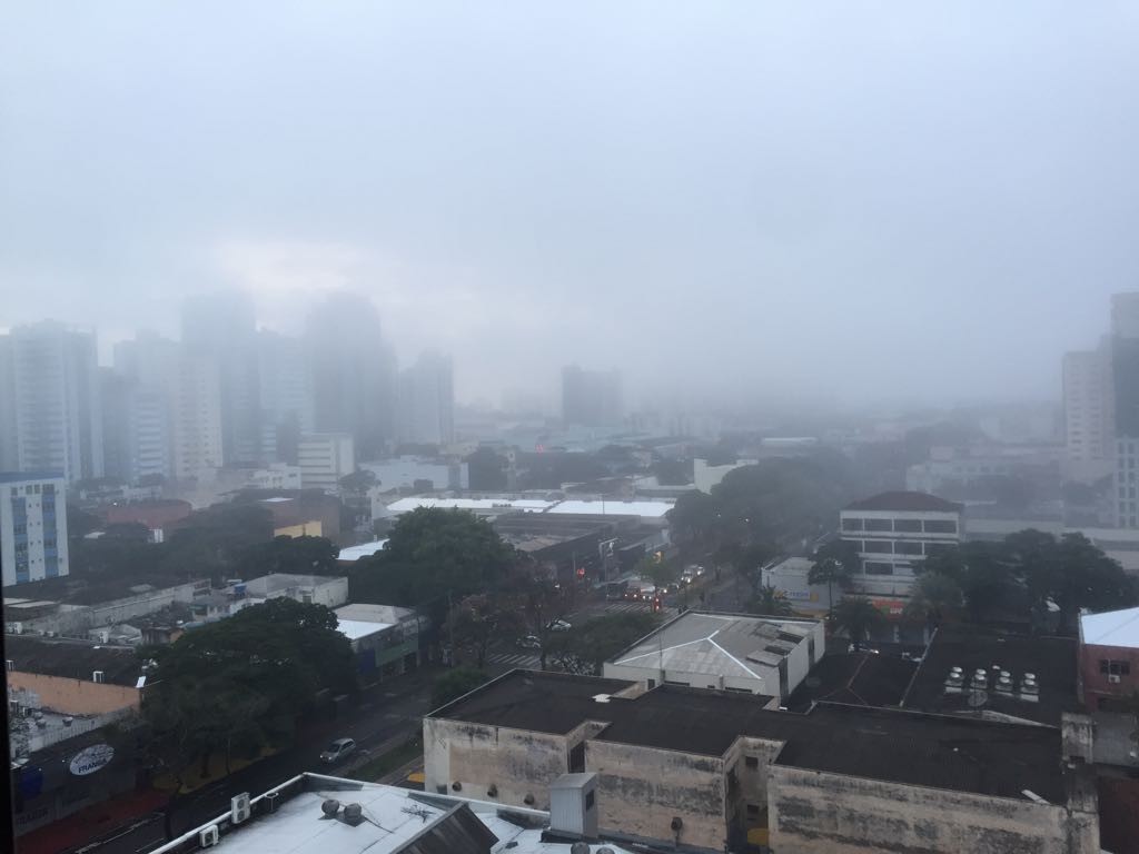 Aeroporto de Maringá ficou fechado pela manhã, mas opera normalmente