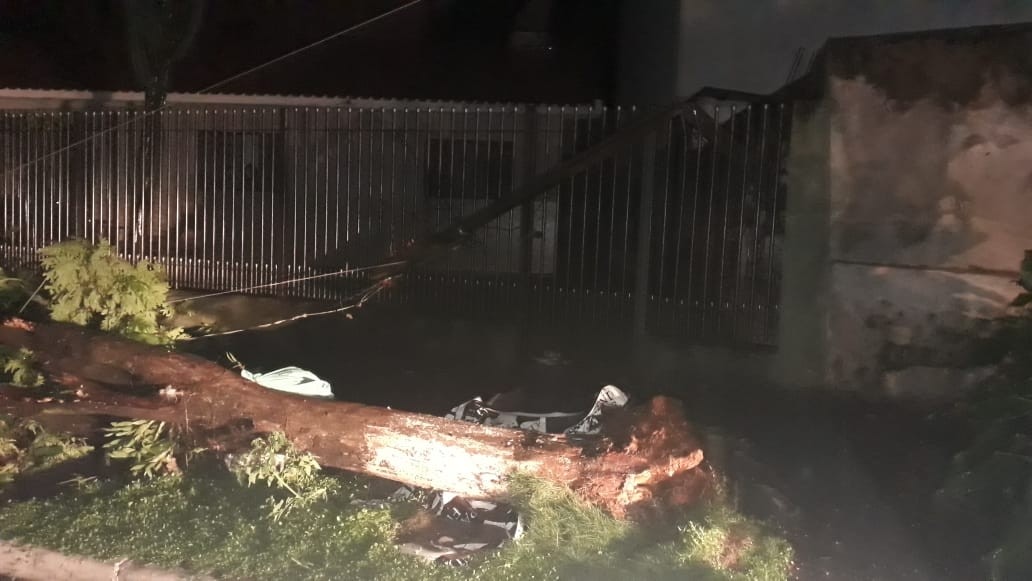 Temporal deixa milhares de imóveis sem luz na região Noroeste