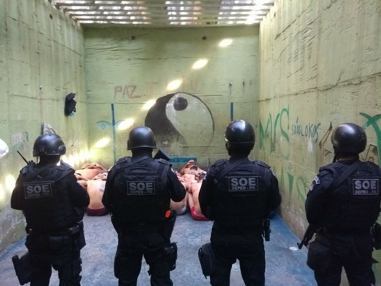 SOE apreende cinco celulares e drogas durante revista em cadeia pública