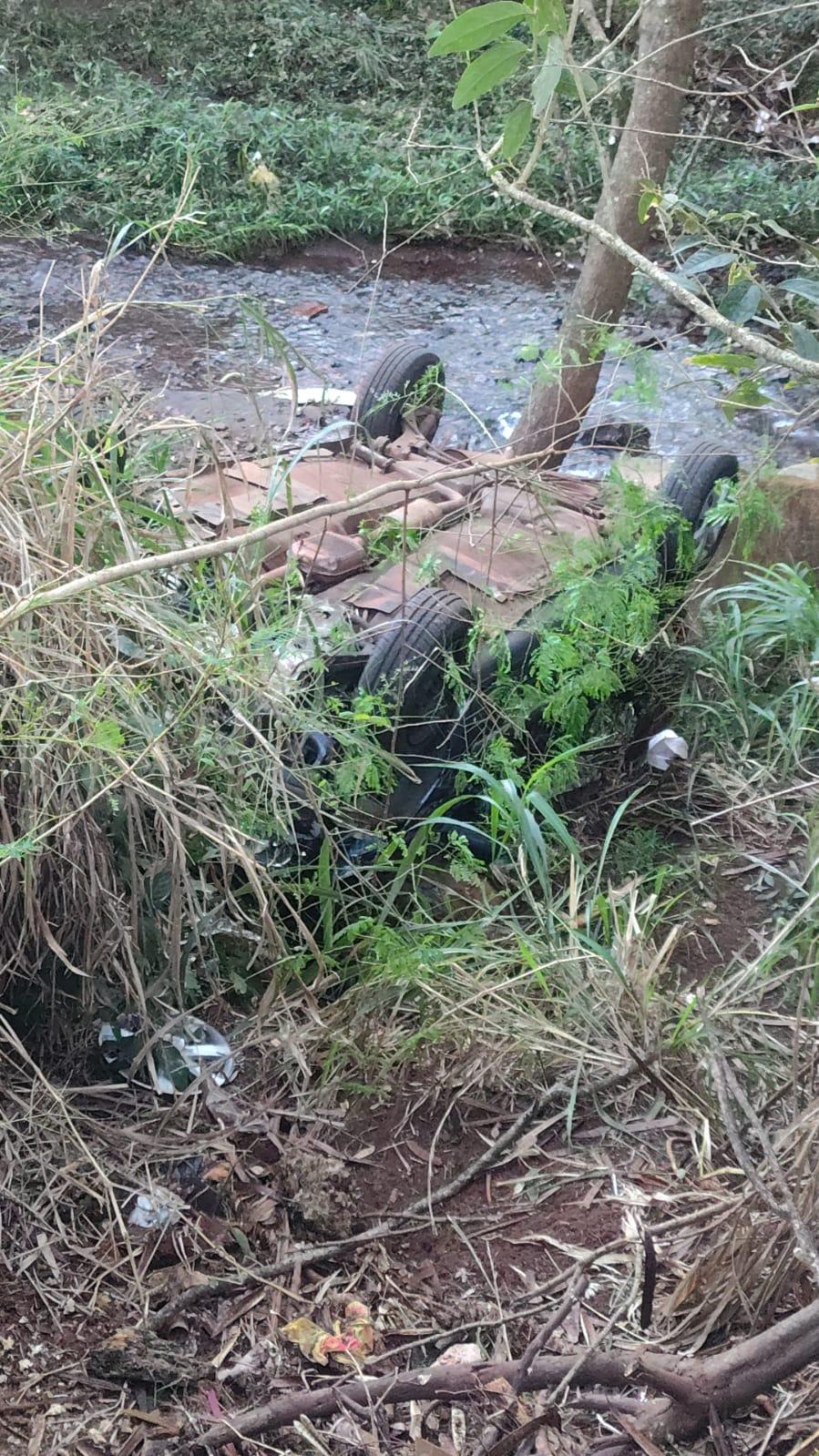 Idoso de 86 anos que estava desaparecido é encontrado morto dentro de carro em córrego