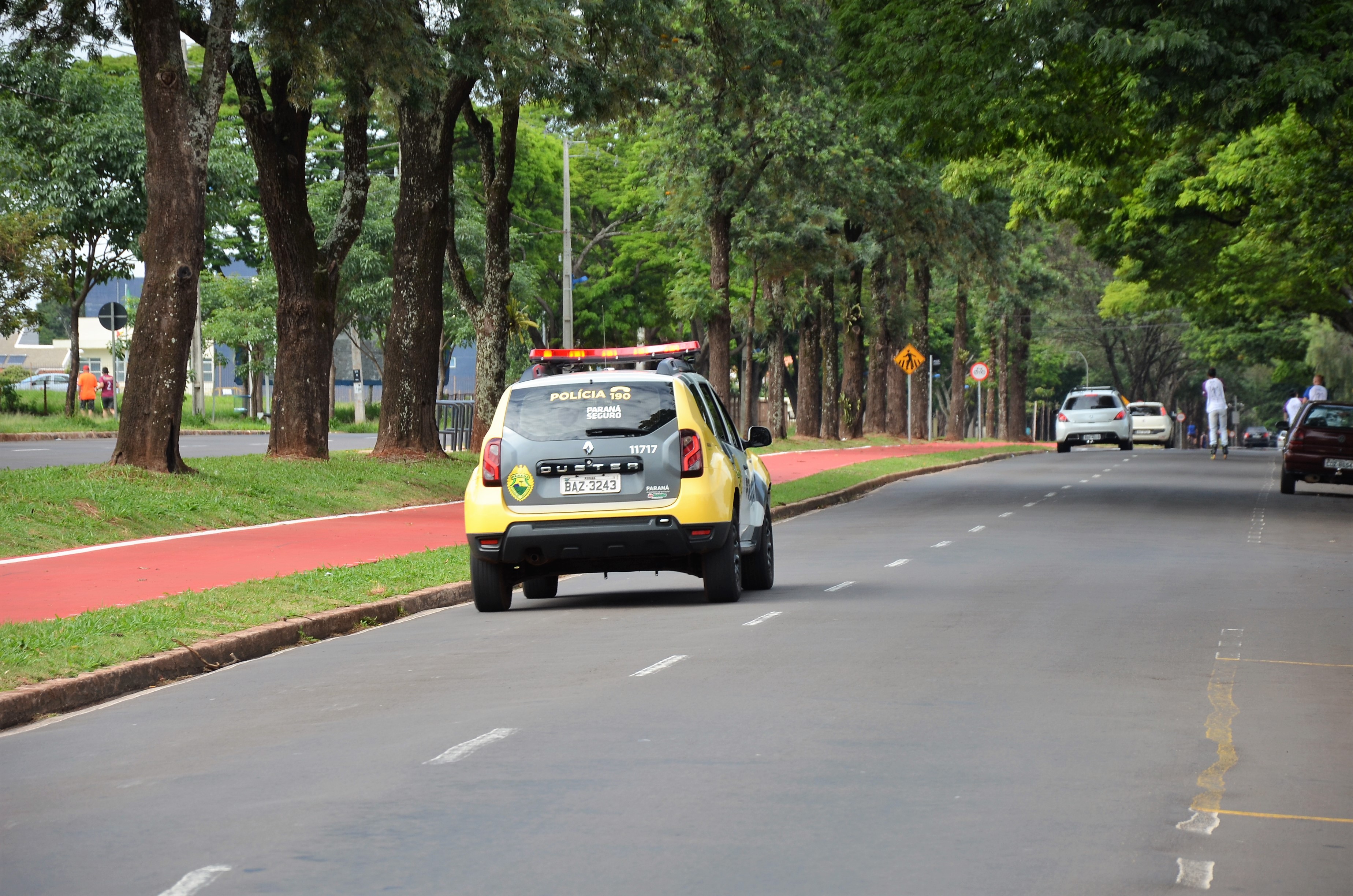 Rapaz furta veículo em colégio militar e é preso após perseguição