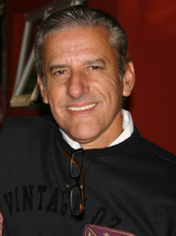 Bombeiros retomam buscas por músico