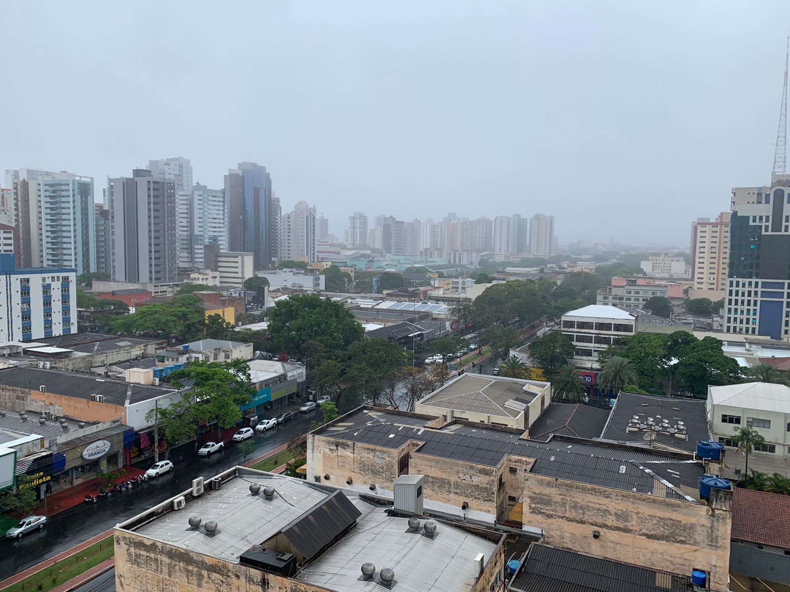 Tempo nublado e temperaturas mais baixas; saiba como fica o tempo em Maringá nesta terça-feira (1º)