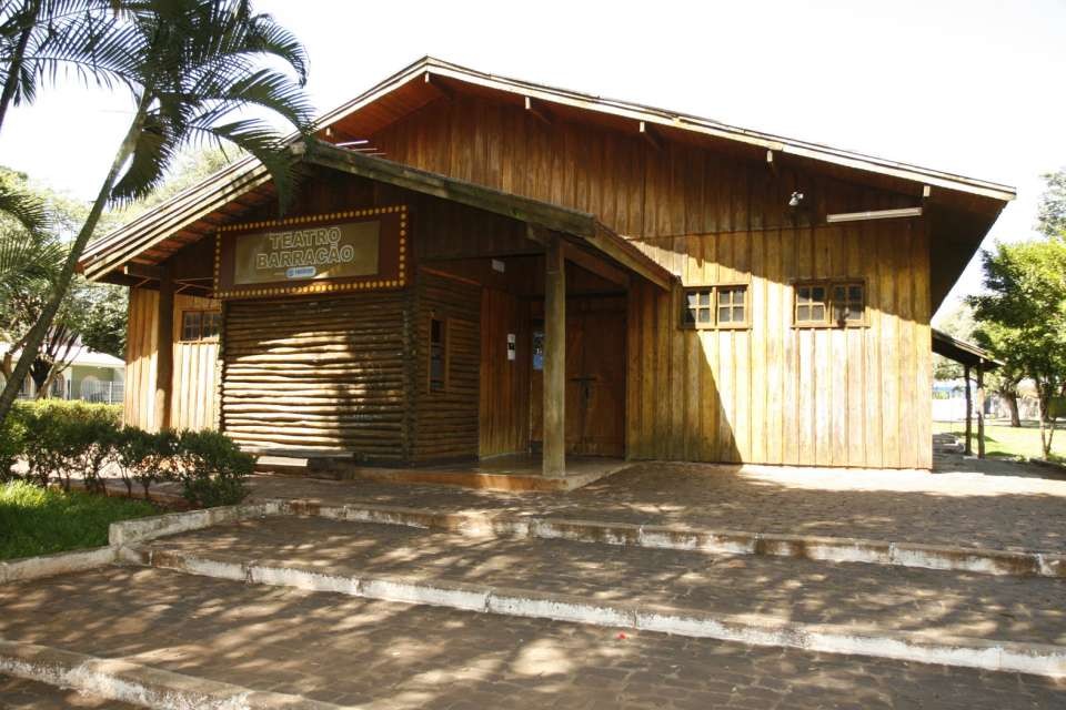 Está aberto o edital de ocupação artística dos teatros Barracão e Reviver