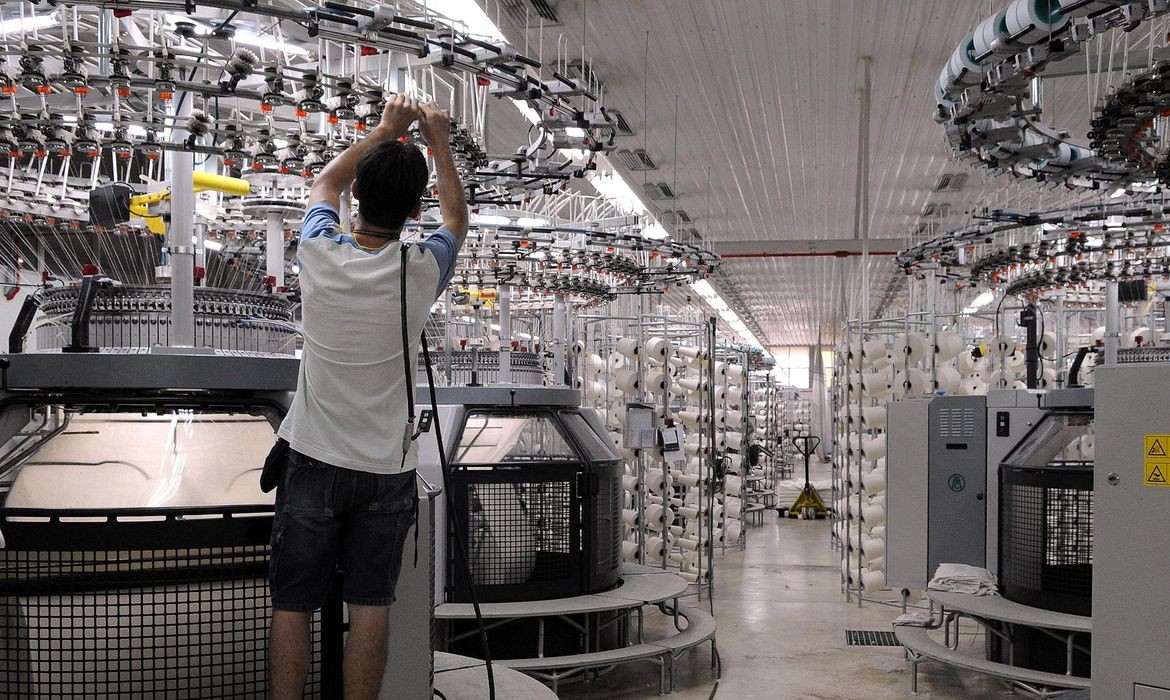 Produção industrial do Paraná registra crescimento acima da média nacional