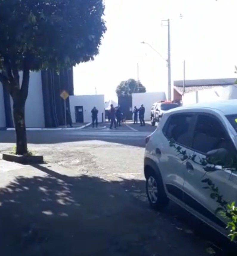 Homem é morto em confronto após assassinar a esposa, em Londrina