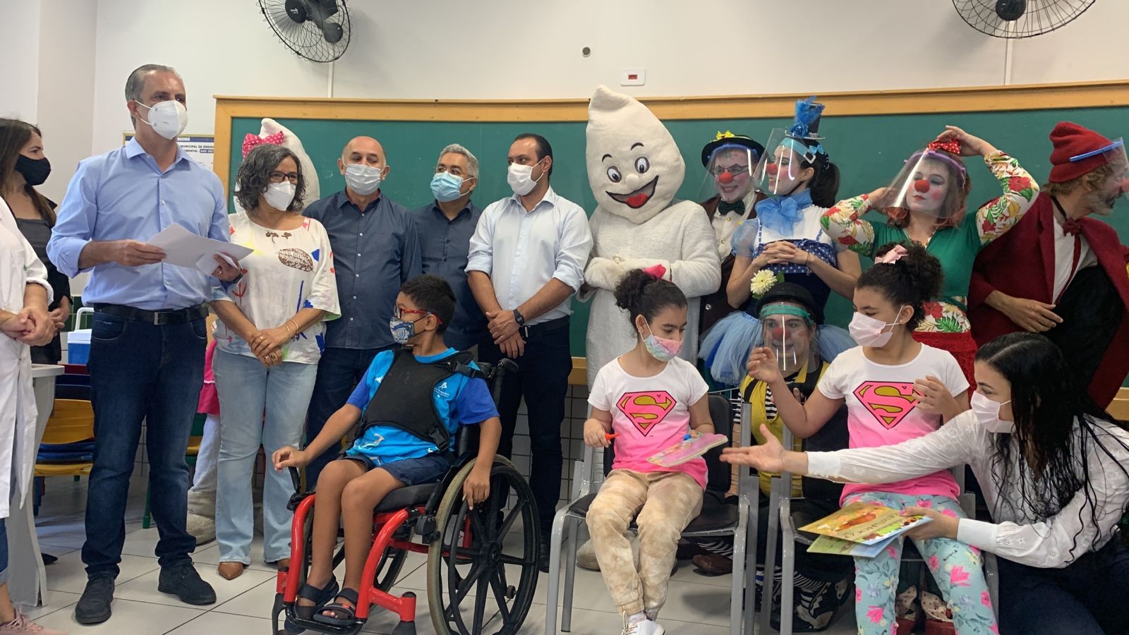 Maringá começa aplicação de doses contra Covid-19 em crianças