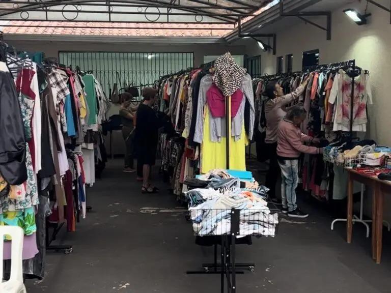Maringá tem bazar de roupas com preços a partir de R$ 2