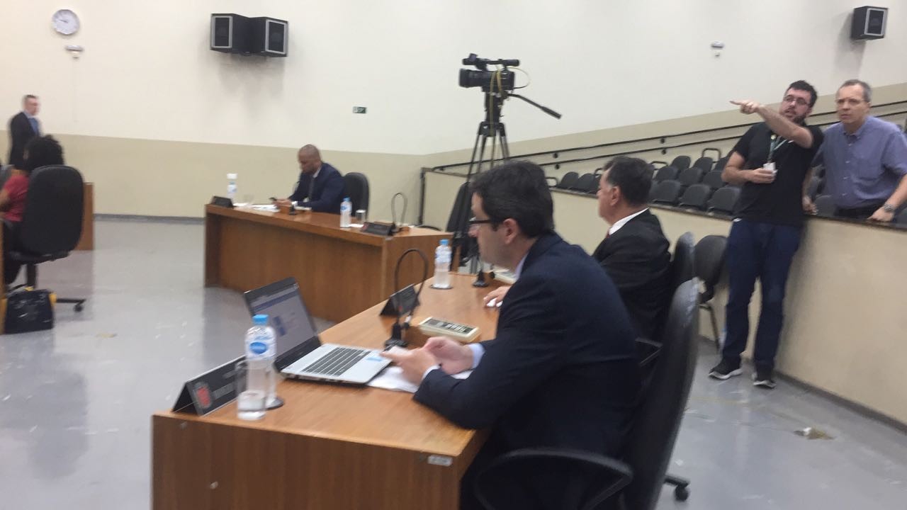 Vereadores eleitos deputados são parabenizados pelos colegas