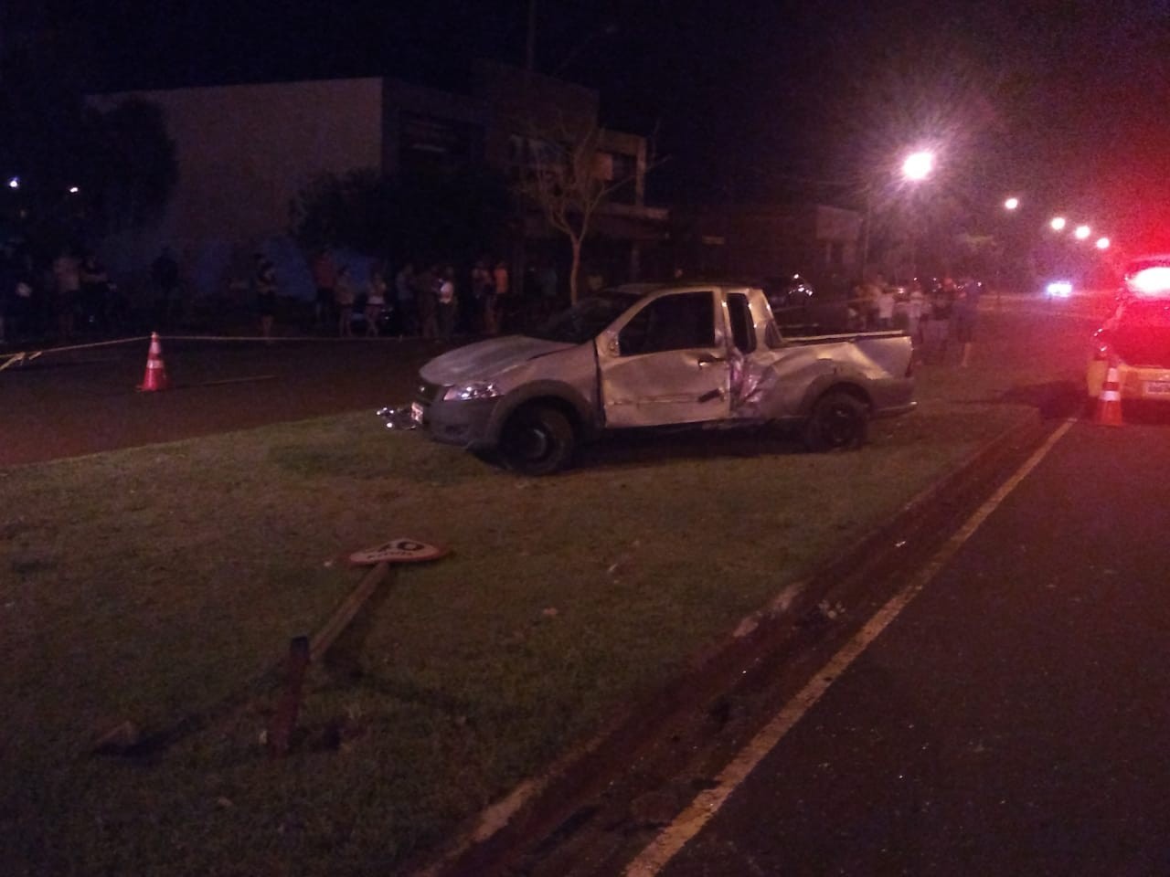 Carro capota e motorista morre em Maringá