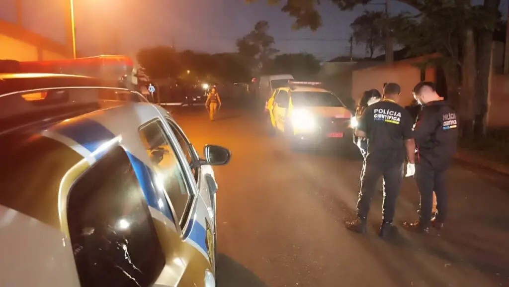 Motociclista morre após colisão com van