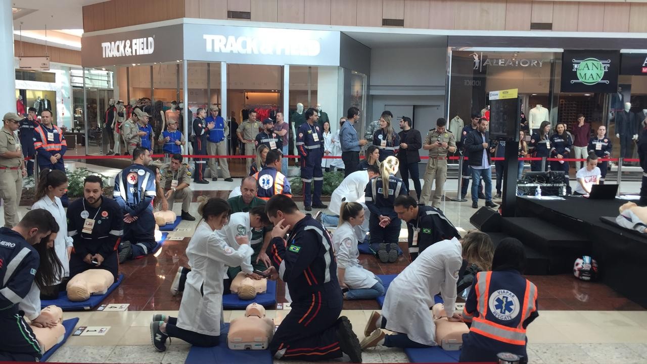 Ação de capacitação para primeiro atendimento de parada cardíaca ocorre em Maringá