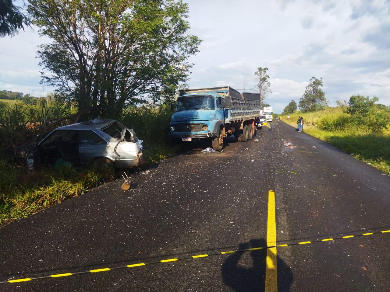 Homem que empurrava carro em rodovia é atropelado e morre