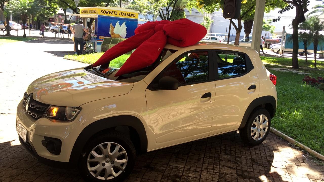 Acim entrega prêmios da campanha ‘Natal Sonho Dourado’