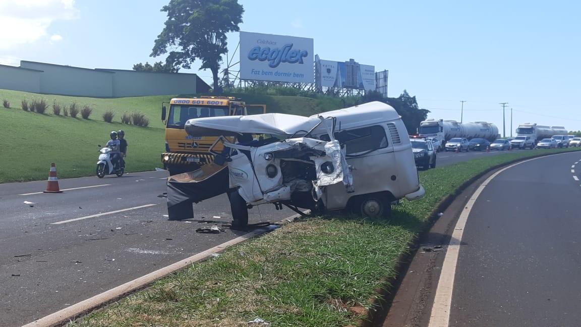 Uma pessoa morre e outras três ficam feridas em acidente na BR-376