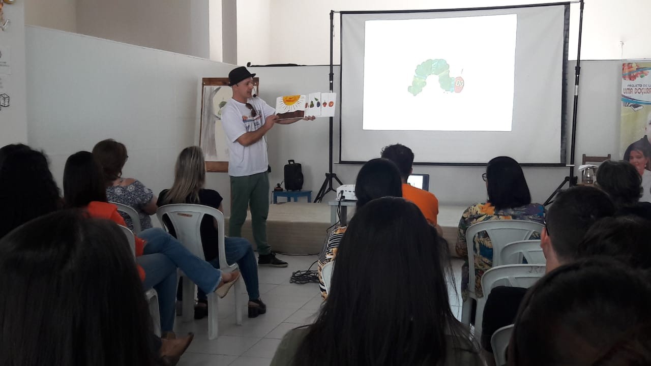 “Adulto que gosta de literatura infantil forma novos leitores”