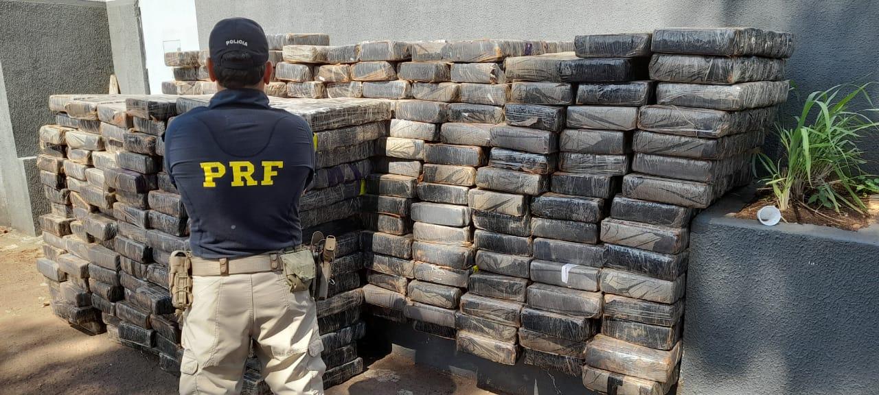 Carga de mais de 5 toneladas de maconha é apreendida em Maringá