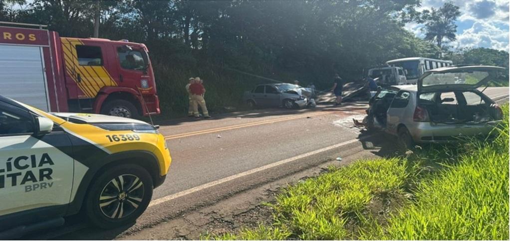 Cinco pessoas ficam feridas em acidente na PR-559
