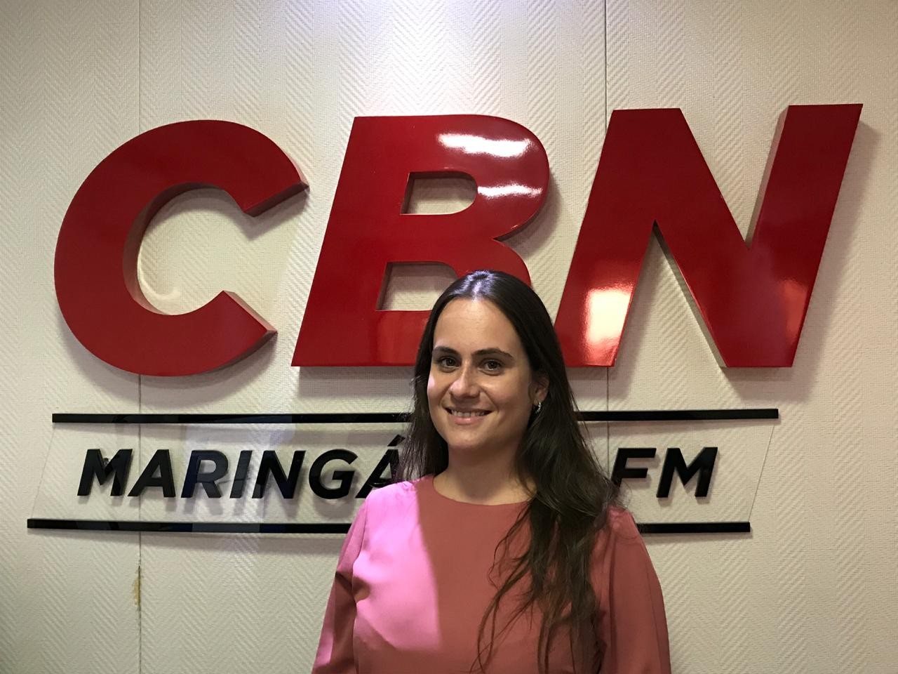 Médica veterinária Ana Bolfer comanda o programa a partir de agora