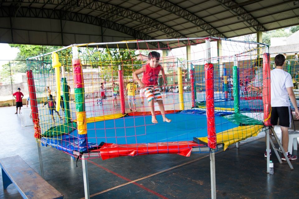 Prefeitura abre mais de 400 vagas para um dia de férias no estádio Willie Davids