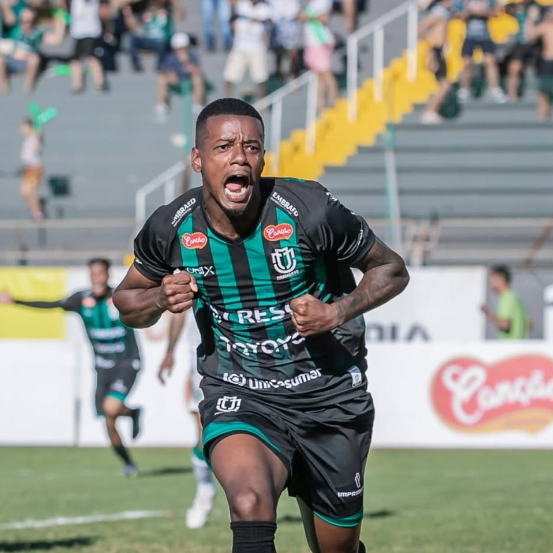 Maringá ganha do Coritiba na primeira partida das quartas de final