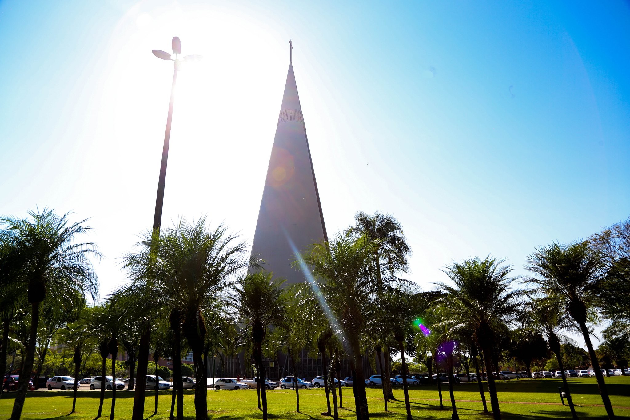 Sábado de sol e máxima de 32°C em Maringá