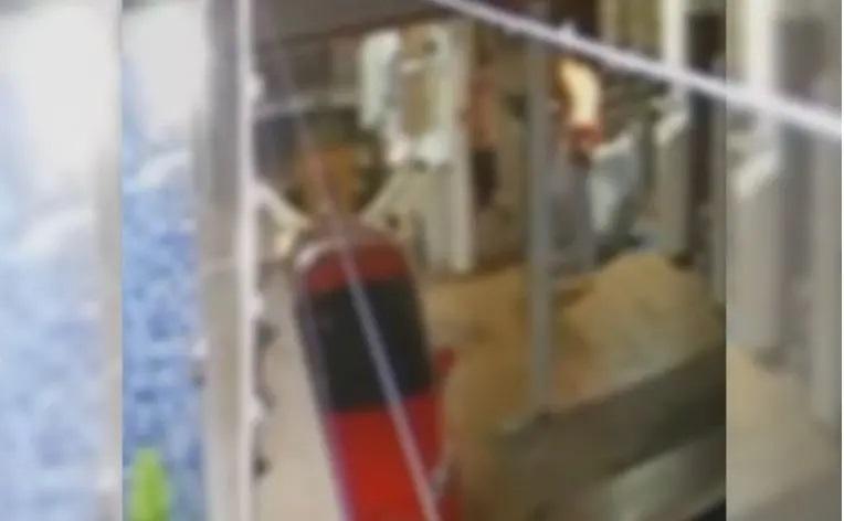 Homem é preso em flagrante após atear fogo na esposa em Maringá