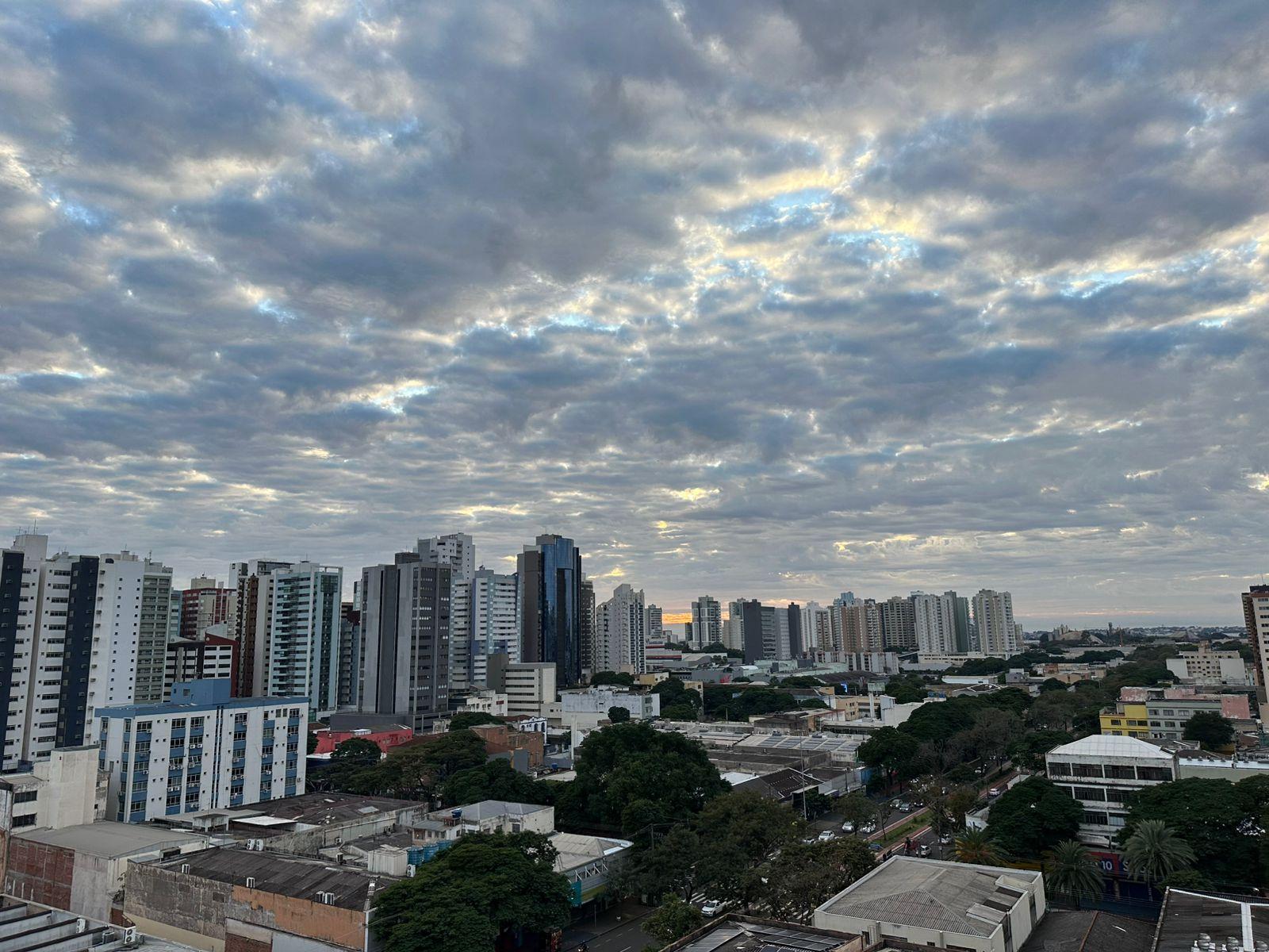 Terça-feira (1º) será de céu encoberto em Maringá, com máxima de 16º C