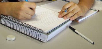 Aulas nas escolas municipais, estaduais e na UEM são retomadas nesta segunda-feira (4)