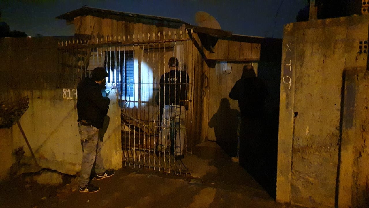 Polícia busca foragidos que receberam auxílio emergencial