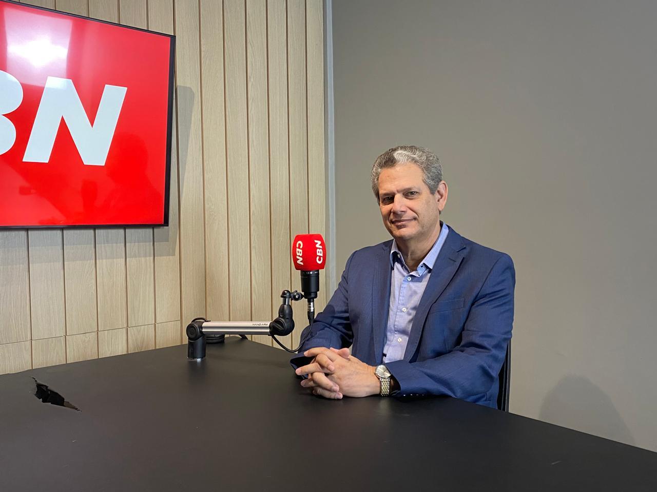 Prefeito detalha políticas públicas para estimular carros de aplicativo