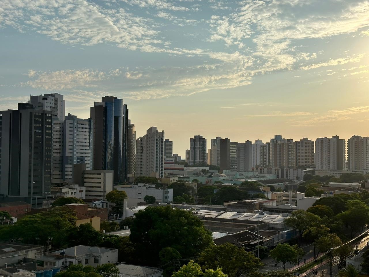 Termômetros alcançam 36º C nesta quarta-feira (20) em Maringá