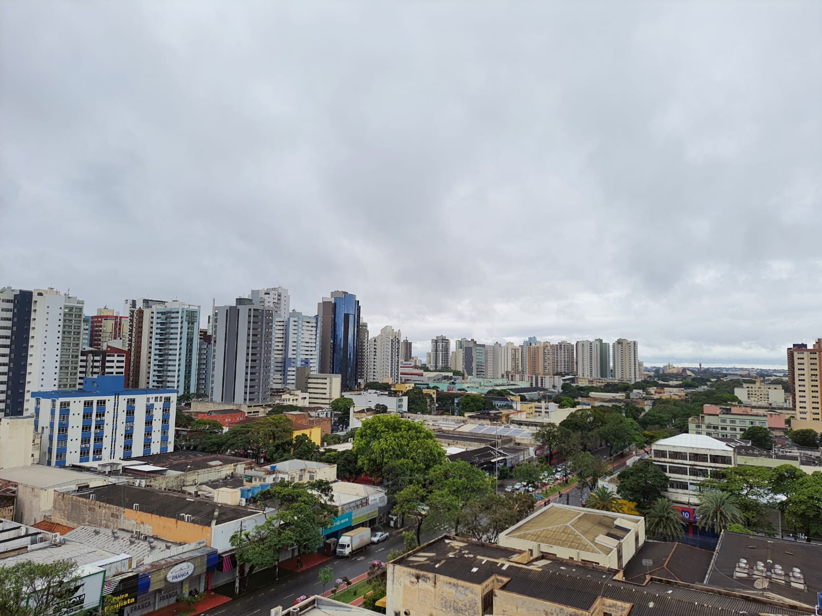 Quarta-feira de tempo instável e temperaturas amenas em Maringá