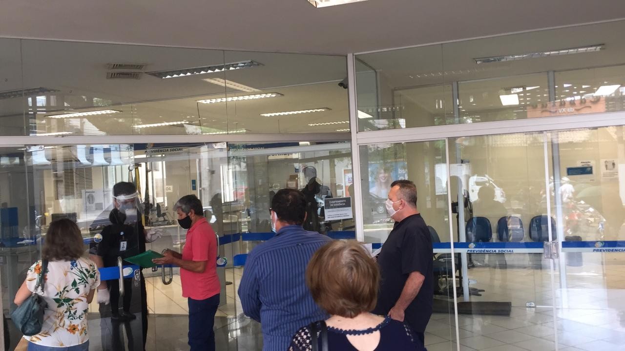 Com a volta ao trabalho dos médicos peritos, atendimento no INSS se normaliza