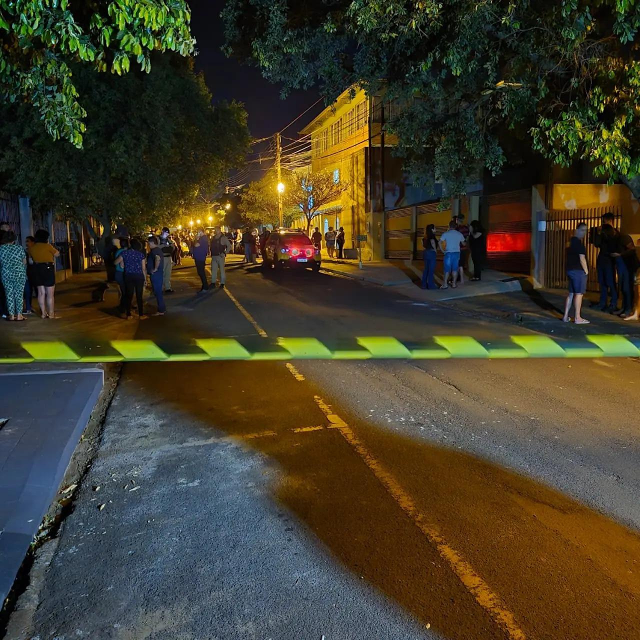 Mulher é morta com aproximadamente 30 facadas pelo ex-companheiro