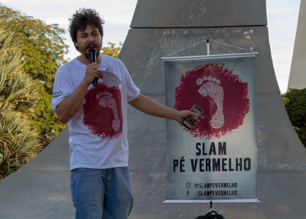 Domingo tem poesia falada em Maringá