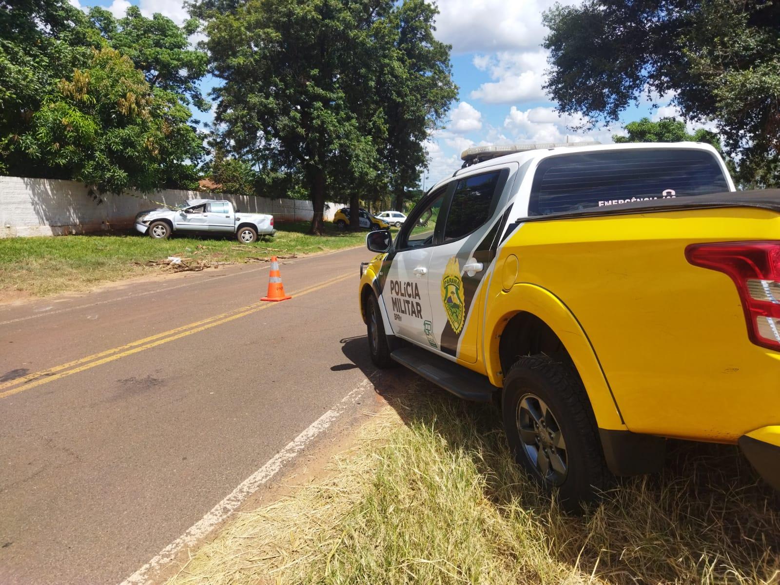 S-10 capota em curva e motorista morre na PR-561