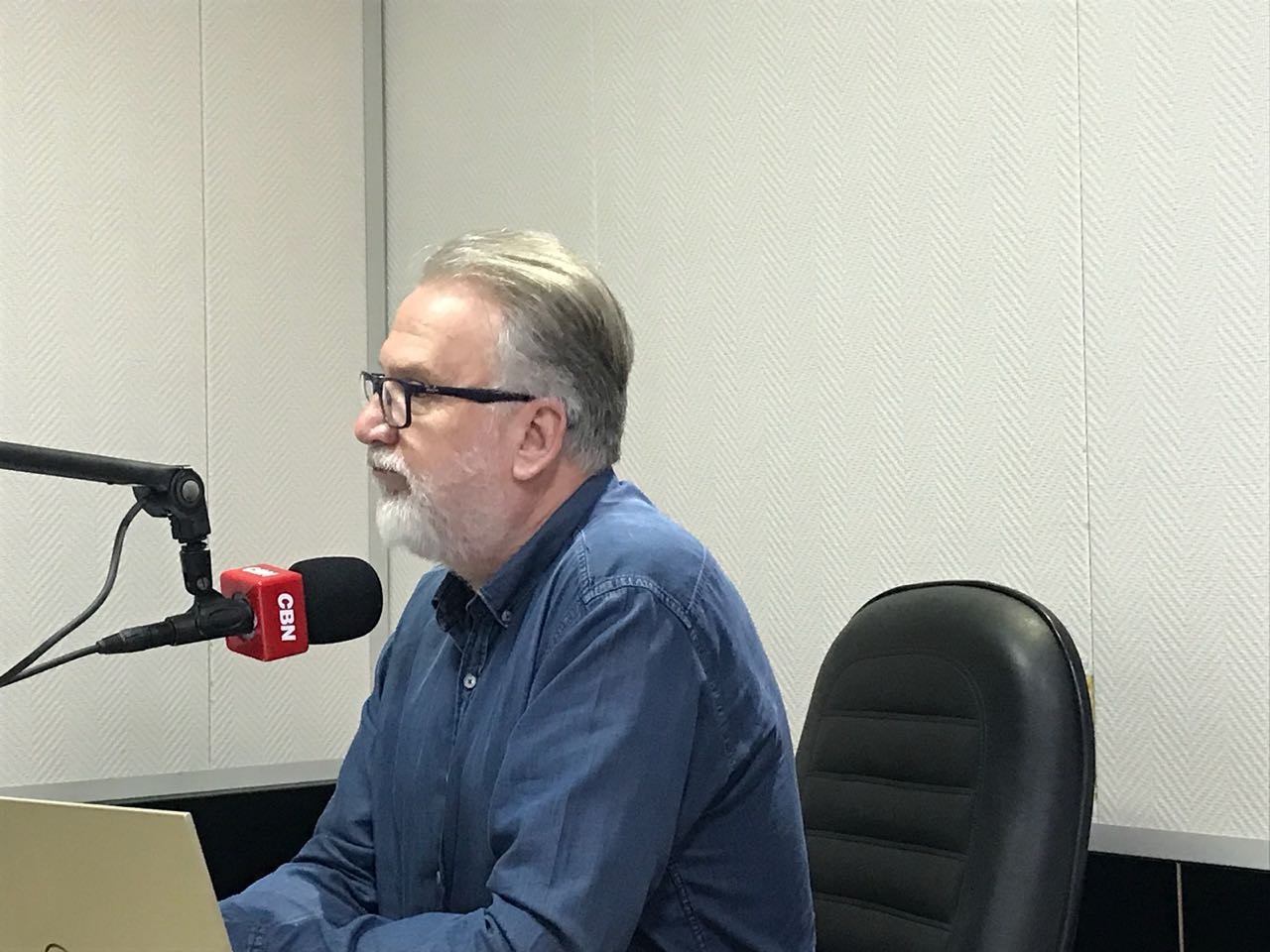 Na reta final das convenções, pré-candidatos participam de entrevistas