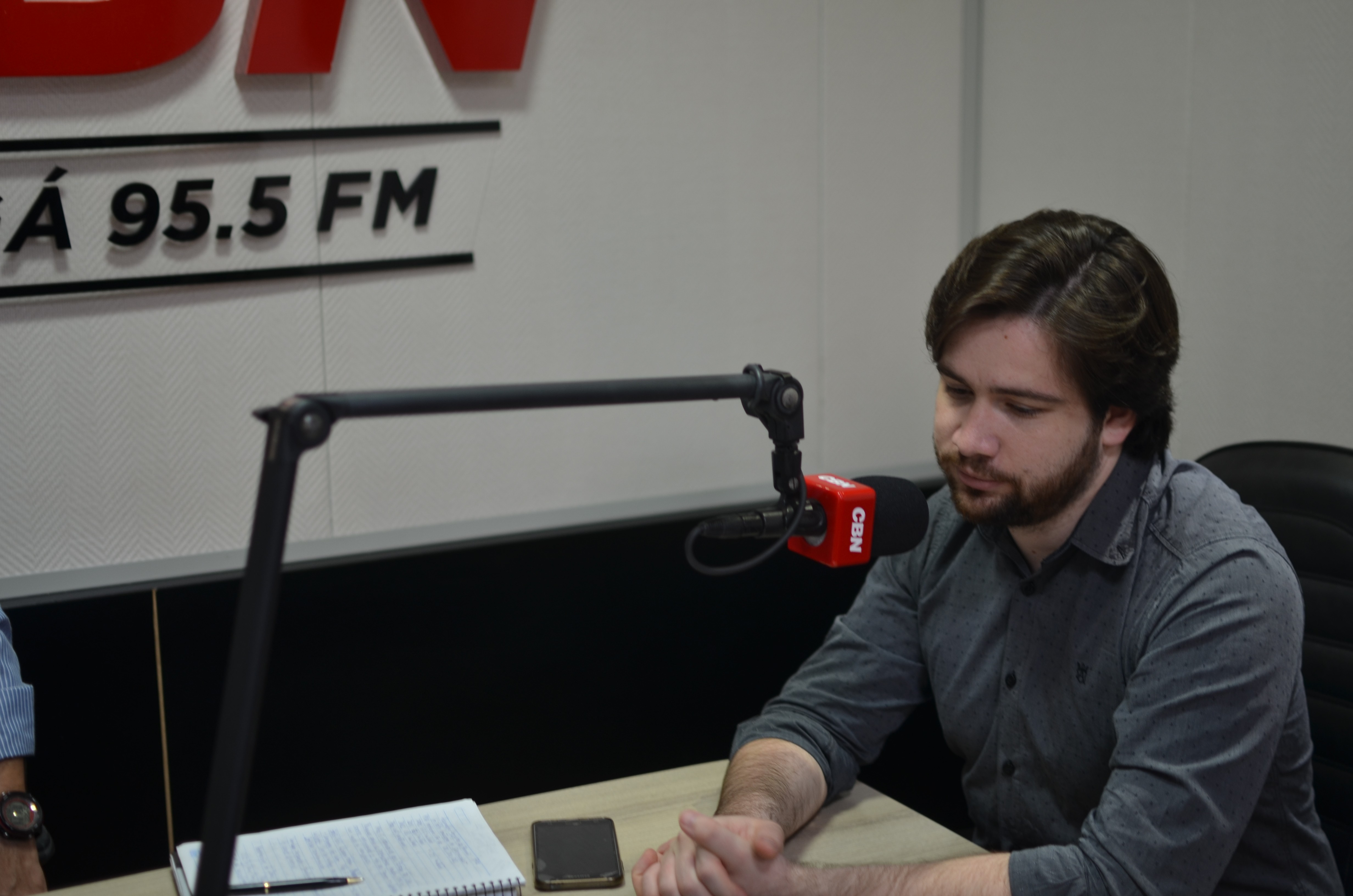 Jovens brasileiros têm futuro ameaçado, segundo pesquisa