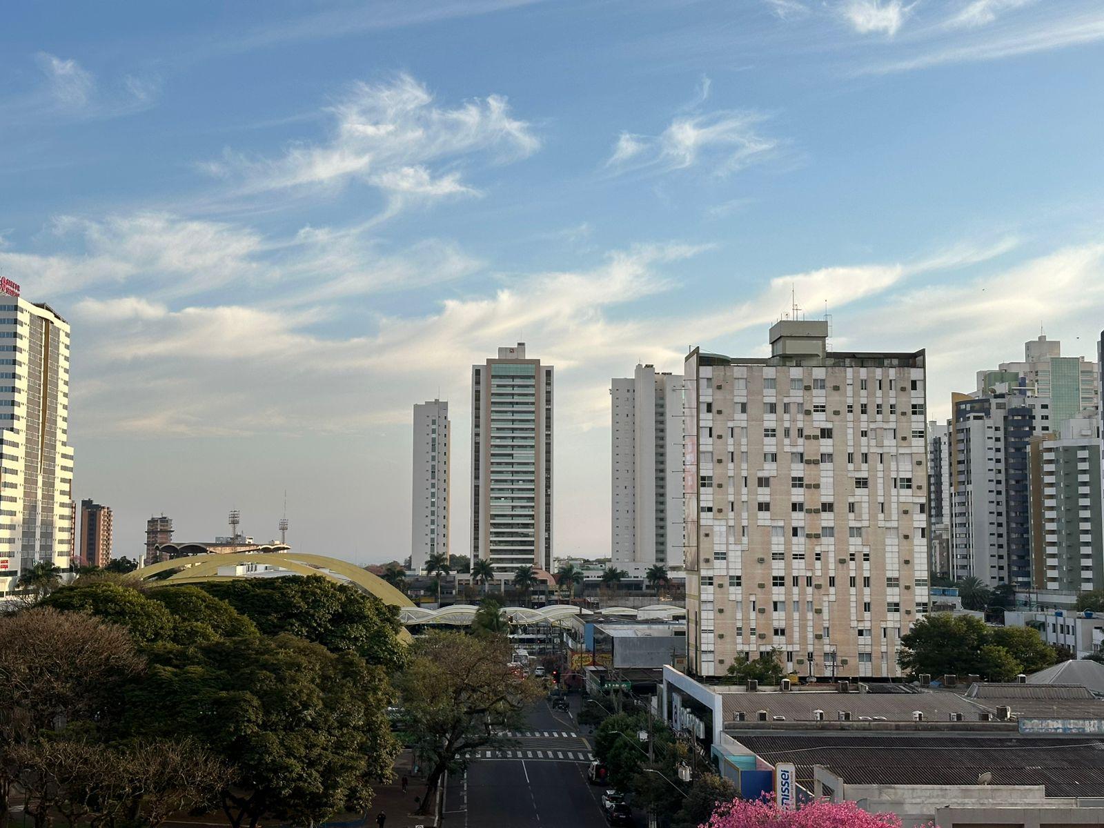 Terça-feira (19) será de tempo firme em Maringá; quarta (20) pode ter chuva leve