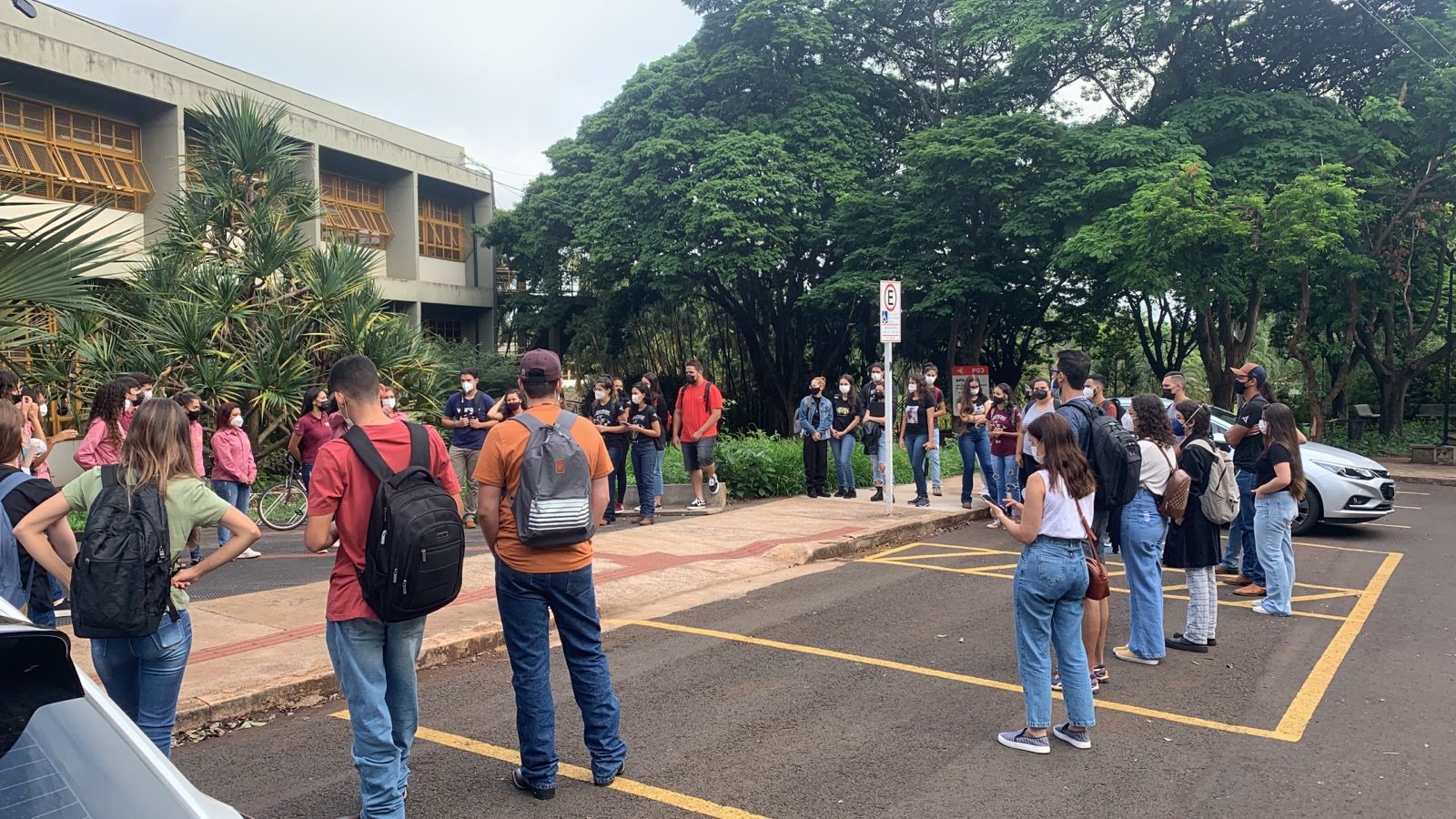 Aulas presenciais na UEM retornam para todos os alunos nesta segunda-feira (31)