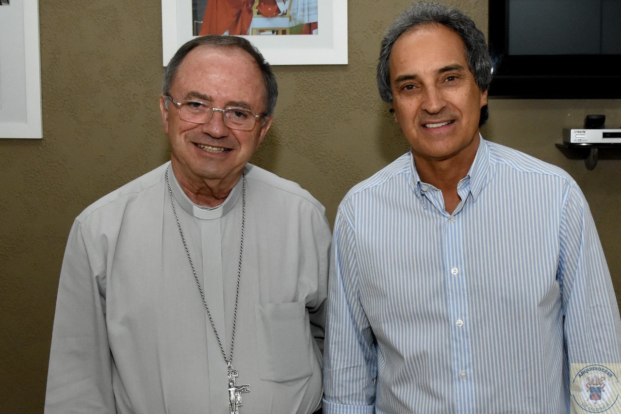 Administrador Apostólico da Arquidiocese de Maringá celebra missa