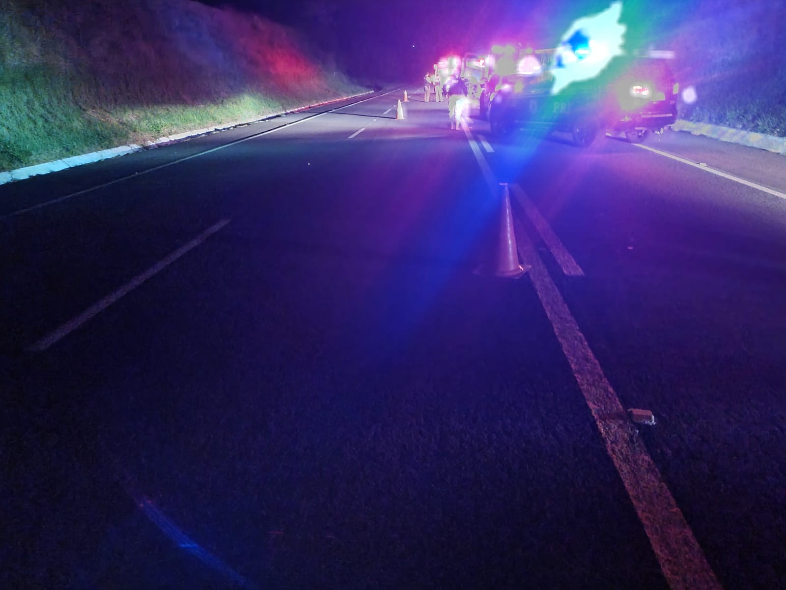 Acidente entre dois carros e caminhão é registrado na Estrada Boiadeira