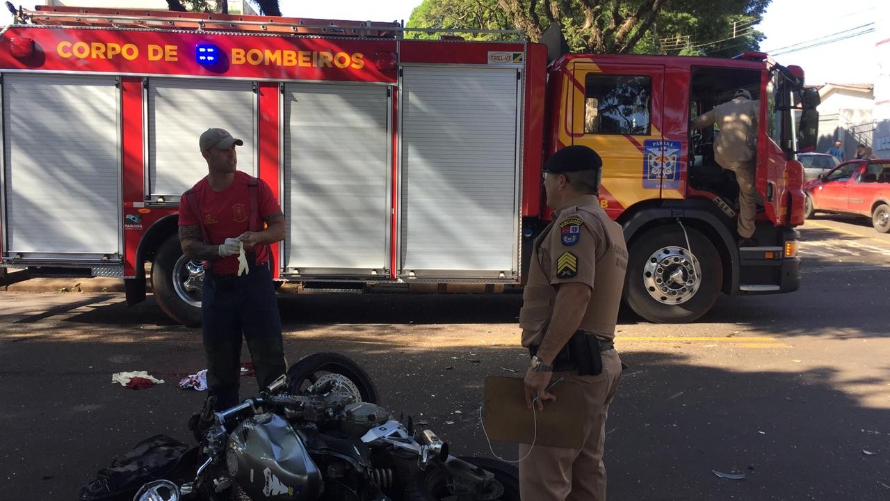 Motociclista fica ferido em acidente na Avenida Castro Alves