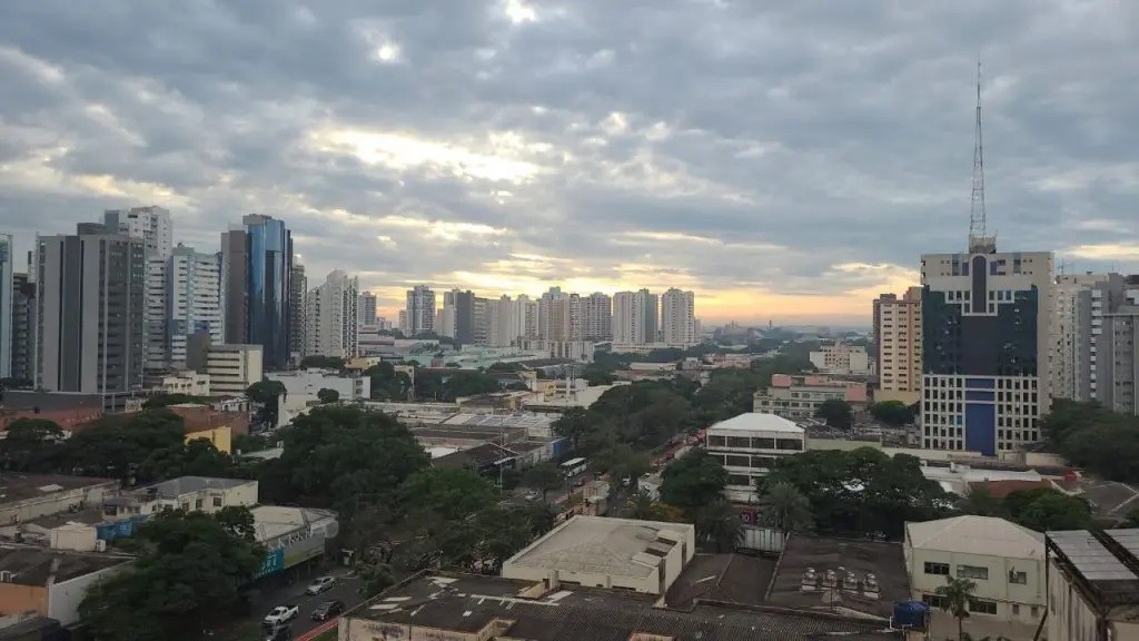 Terça-feira de tempo instável e muita nebulosidade em Maringá